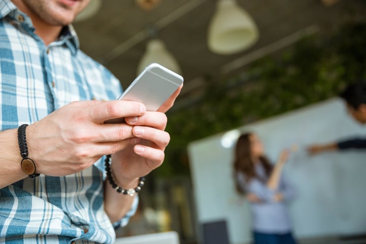 The Pros and Cons of a Mobile Phone Upgrade